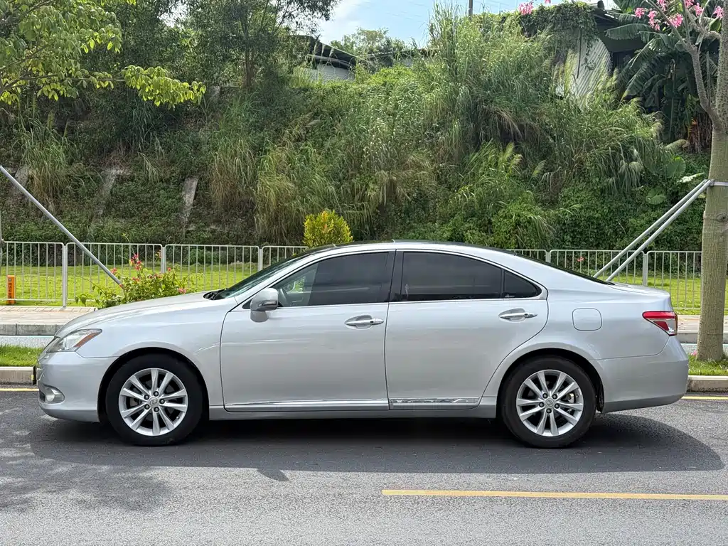 Lexus ES — миниатюра 3