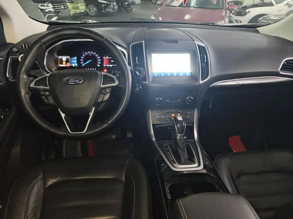 Ford Edge — миниатюра 10