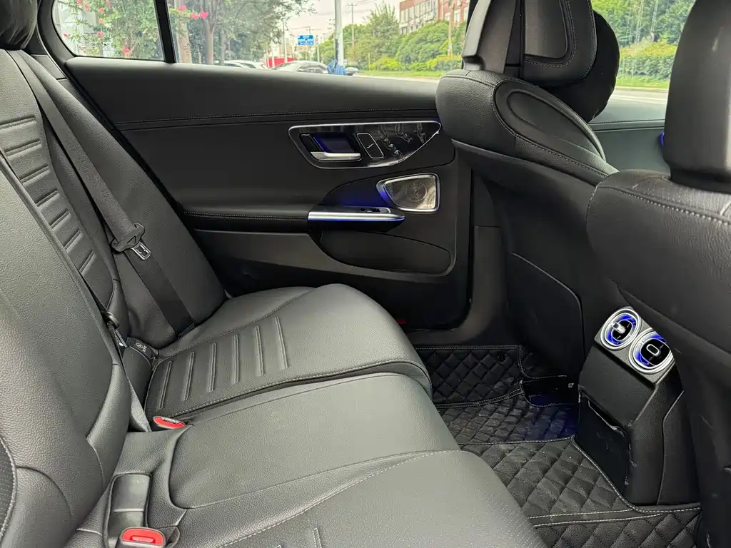 Mercedes-Benz C-Class — миниатюра 10