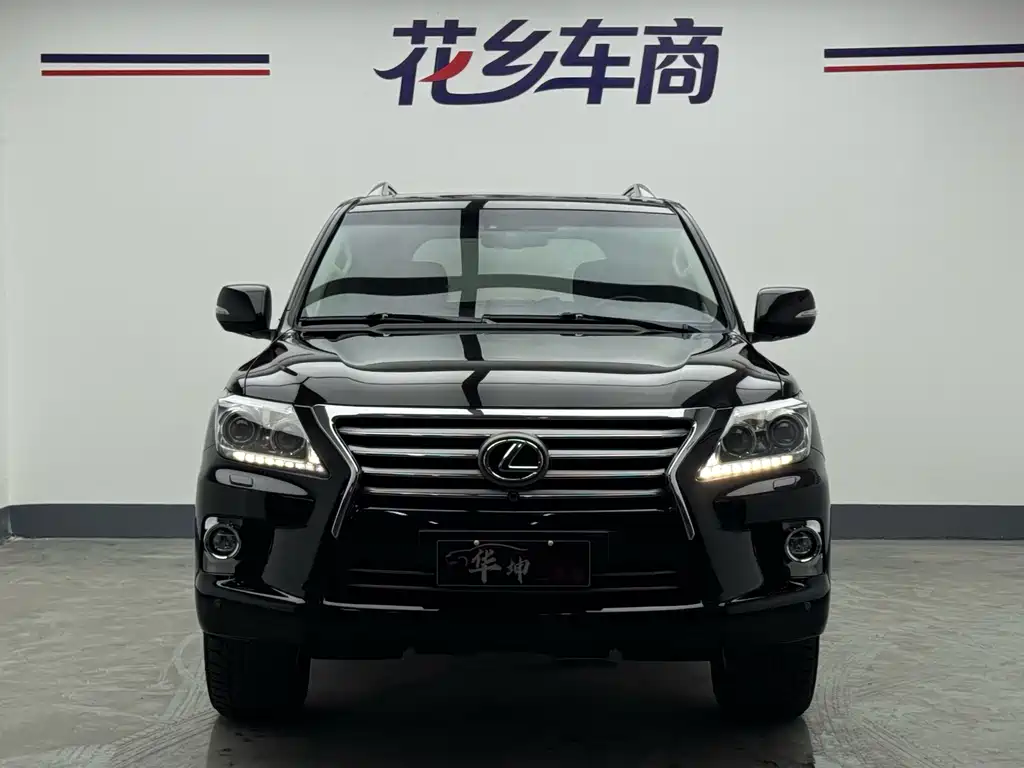 Lexus LX — миниатюра 10