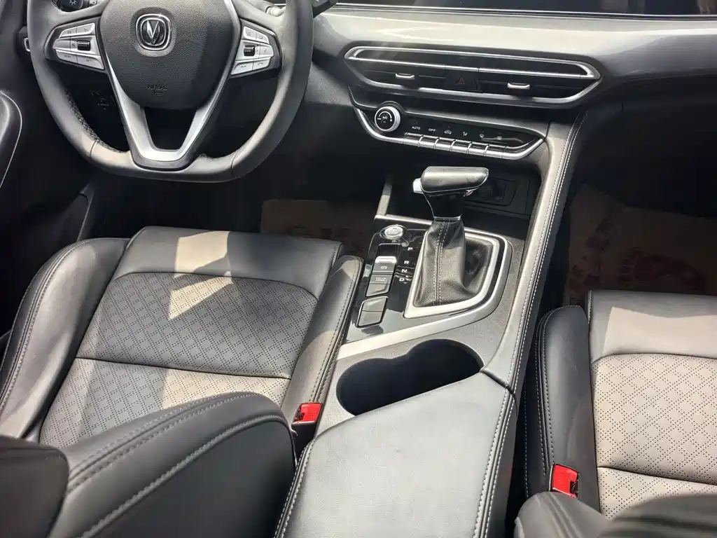 Changan Eado — миниатюра 5