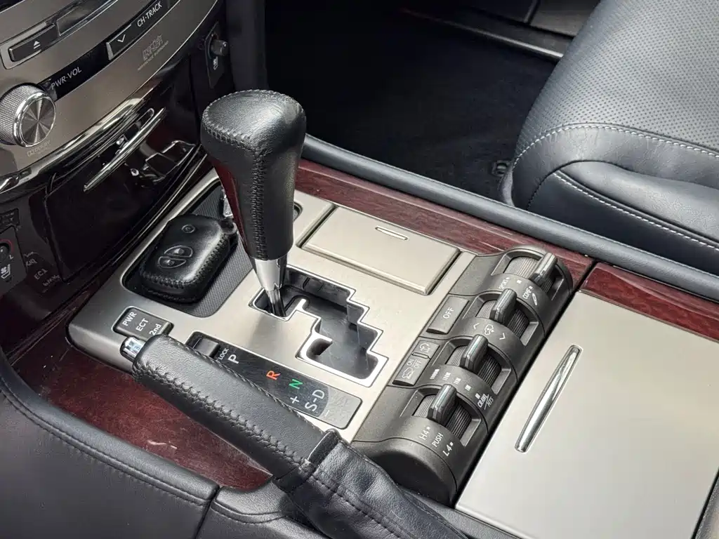 Lexus LX — миниатюра 12
