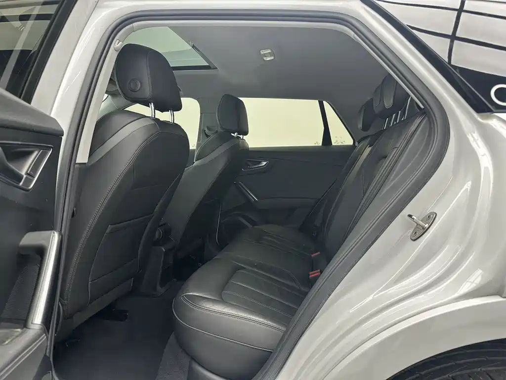 Audi Q2L 2022 35 TFSI Fashion