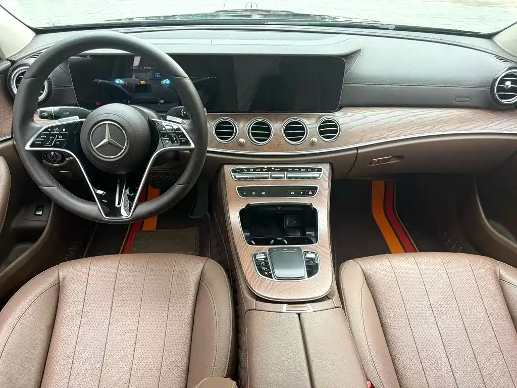 Mercedes-Benz E-Class — миниатюра 5