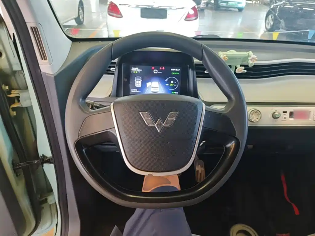 Wuling MINIEV — миниатюра 11
