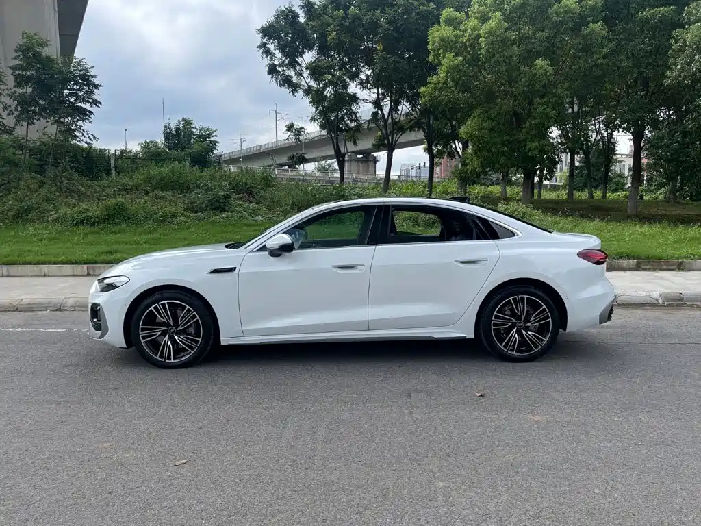Audi A5L — миниатюра 9