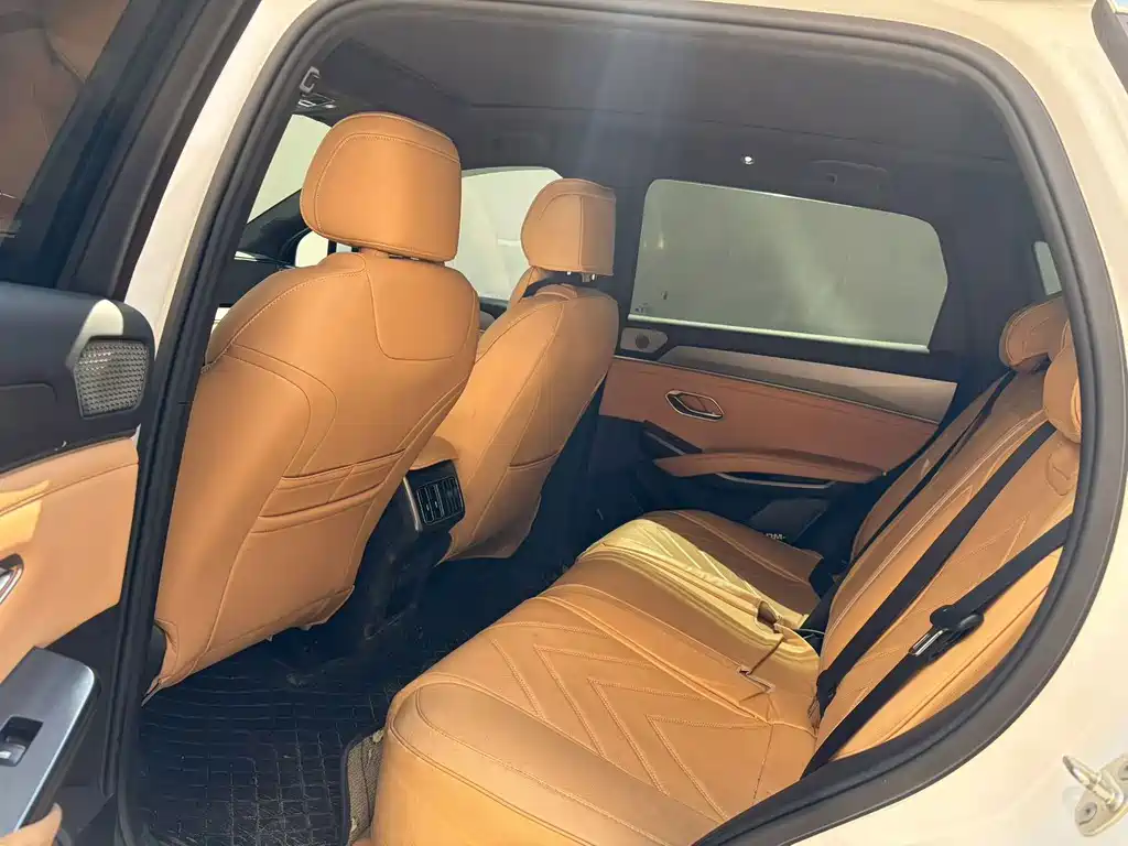 BYD L DM-i — миниатюра 8