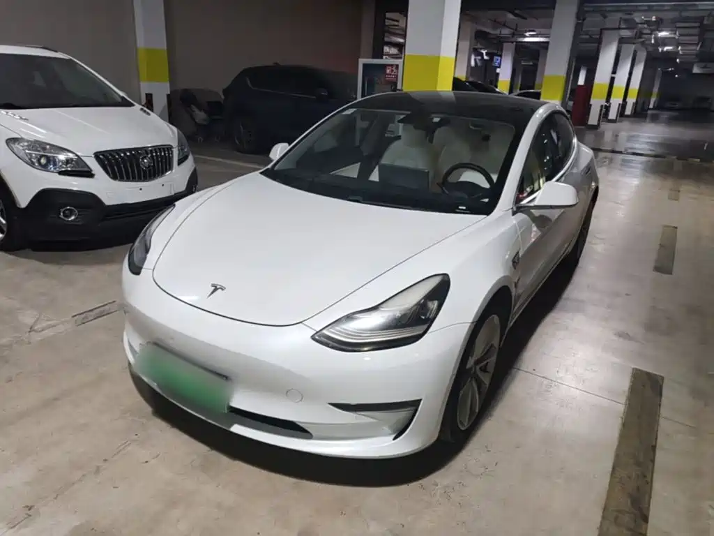 Tesla Model 3 — миниатюра 2
