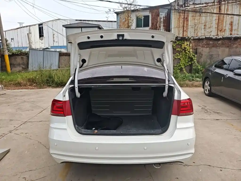 Volkswagen Santana — миниатюра 19
