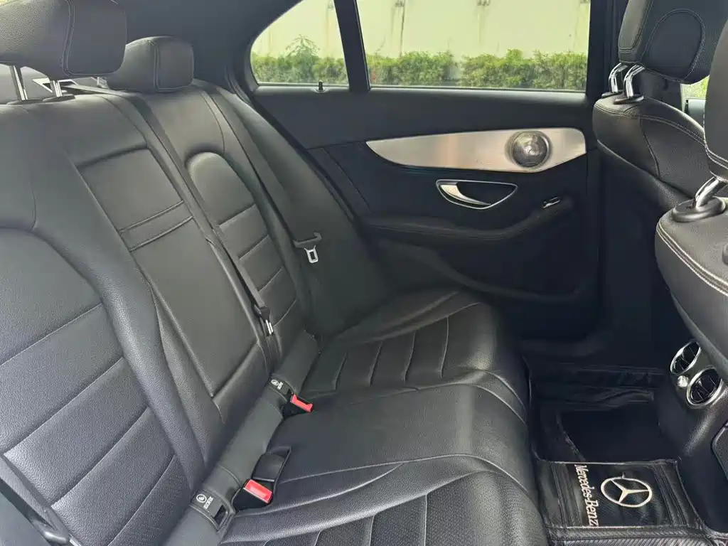 Mercedes-Benz C-Class — миниатюра 3