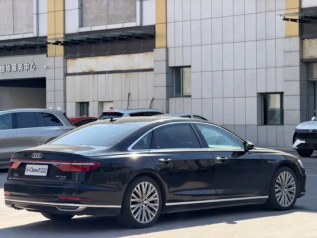 Audi A8 — миниатюра 4