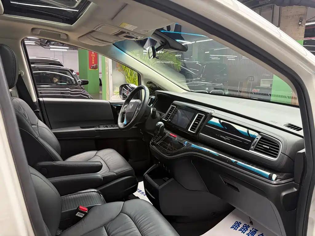 Honda Elysion — миниатюра 9