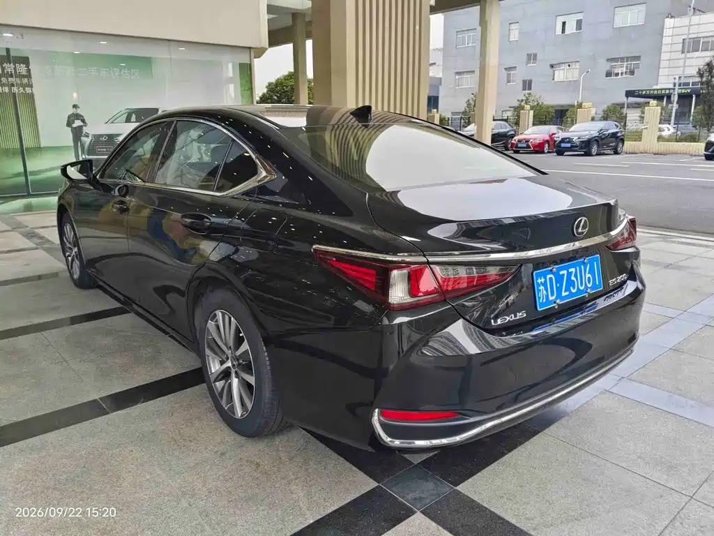 Lexus ES — миниатюра 5
