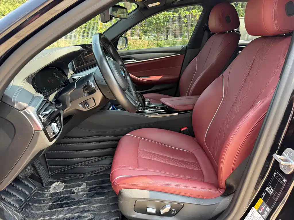 BMW 5 Series New Energy — миниатюра 5
