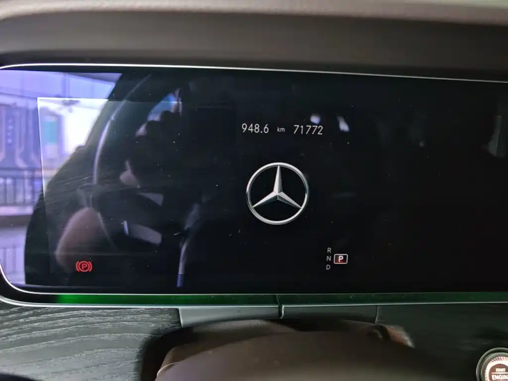 Mercedes-Benz E-Class — миниатюра 12