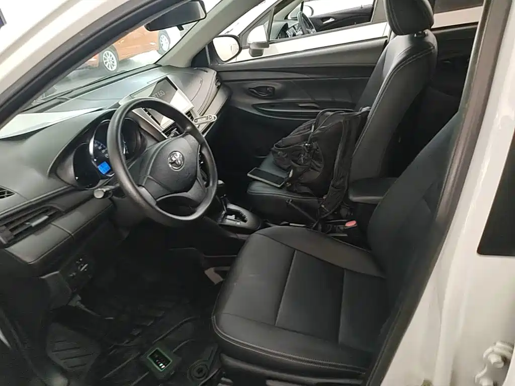 Toyota Yaris L — миниатюра 15