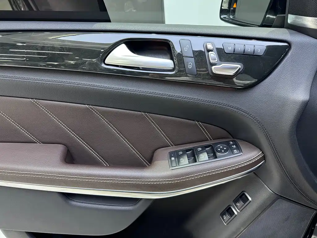 Mercedes-Benz GLS AMG — миниатюра 10