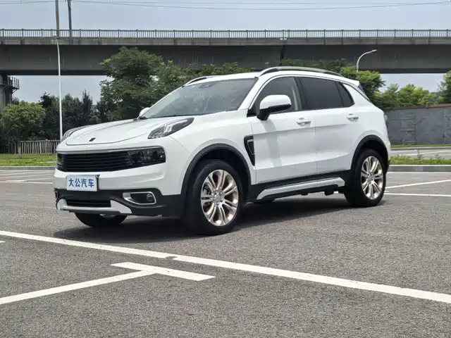 2018 Lynk & Co 01