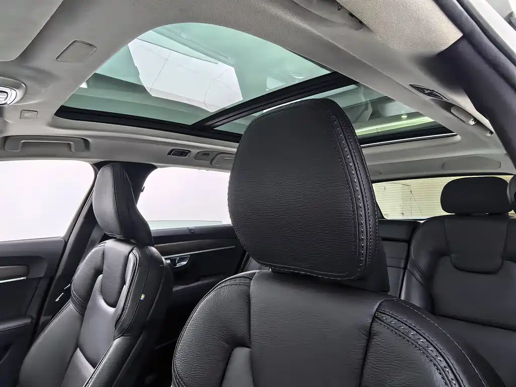 Volvo V90 2019 Cross Country T5 AWD V