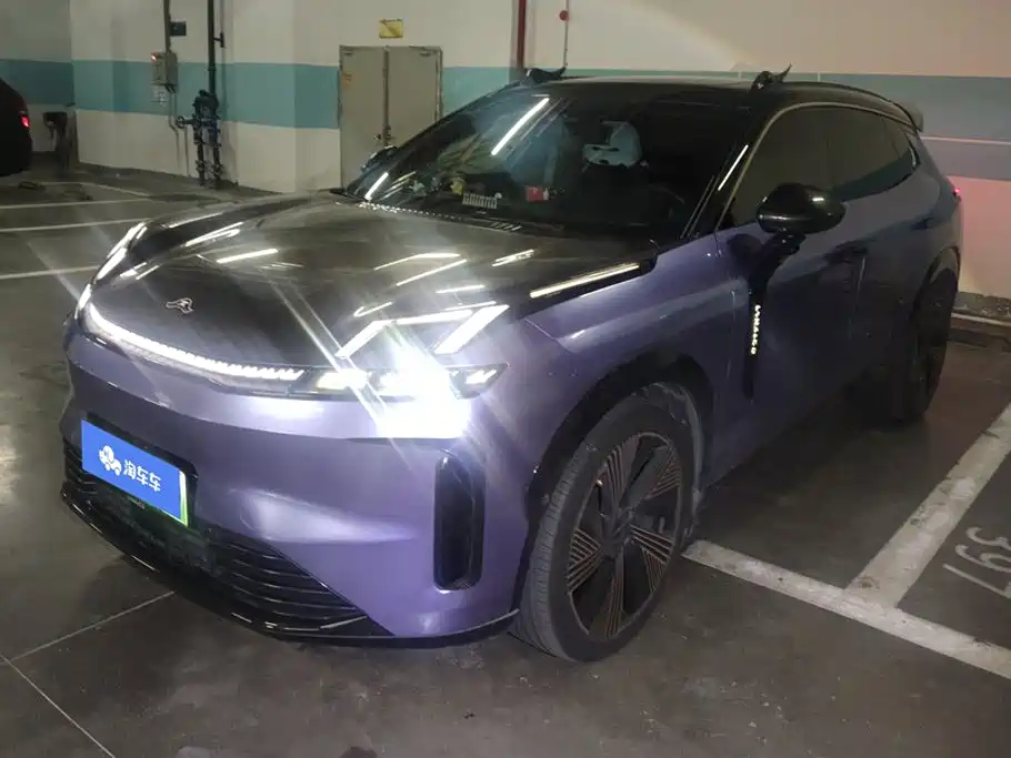 Lynk & Co 08 EM-P
