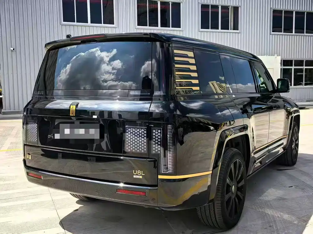 Yangwang 仰望U8 L — миниатюра 11