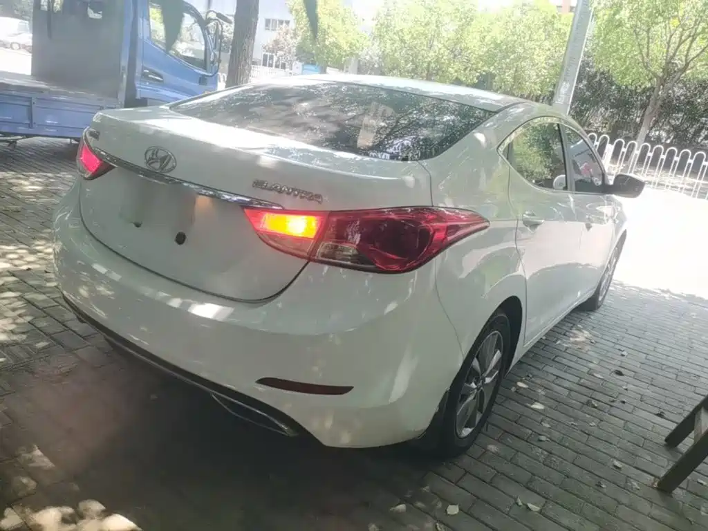 Hyundai Elantra Langdong — миниатюра 7