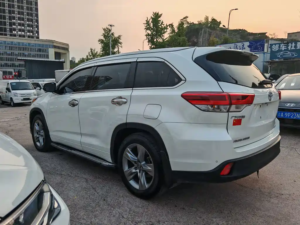 Toyota Highlander — миниатюра 7