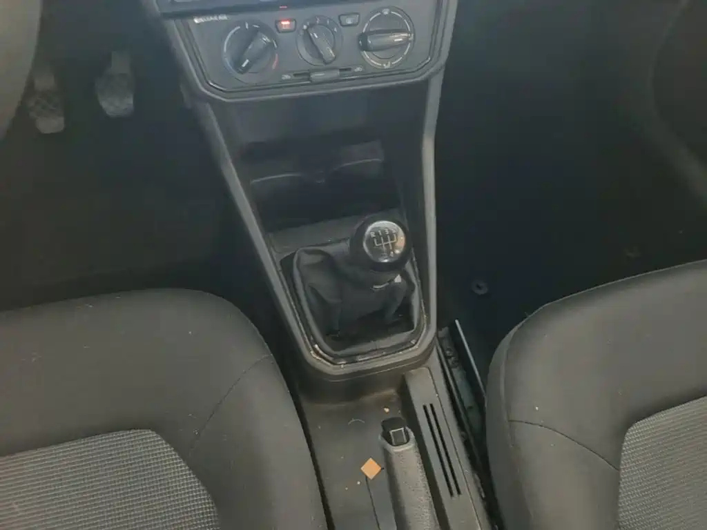 Volkswagen Jetta — миниатюра 14