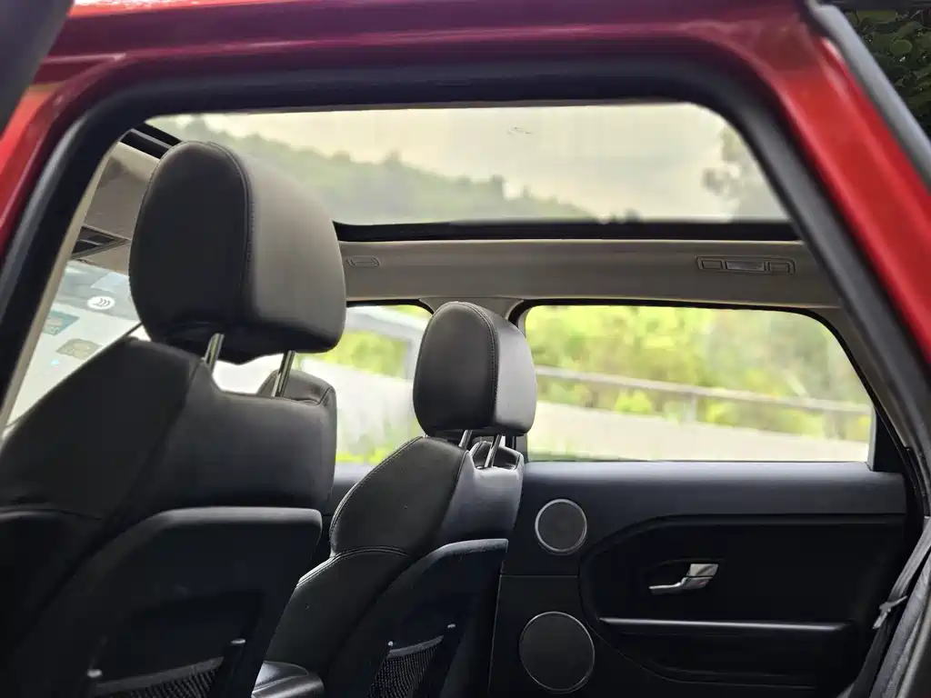 Land Rover Evoque (Import) — миниатюра 20