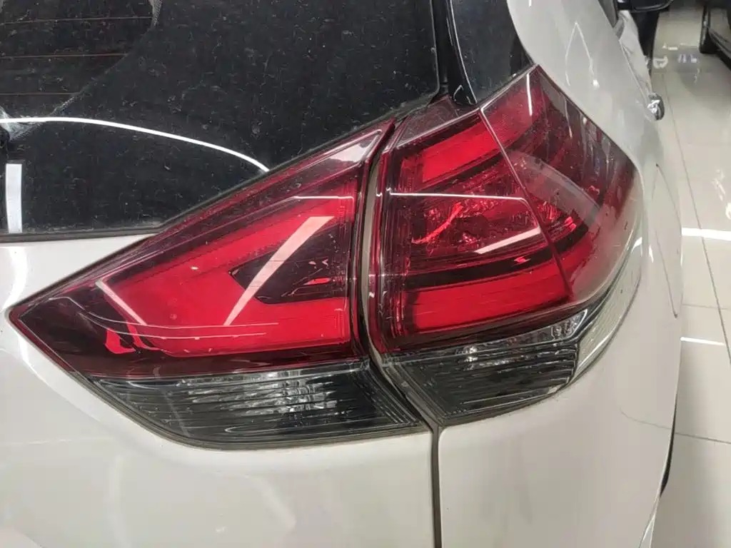Nissan X-Trail — миниатюра 8