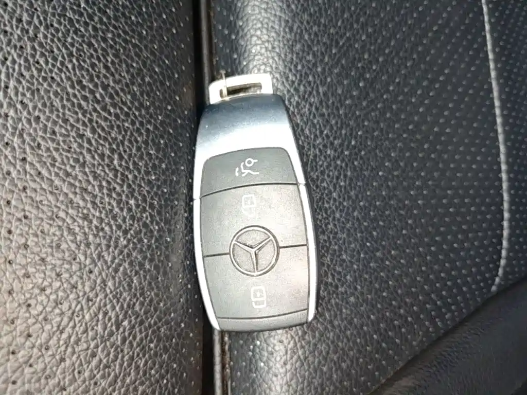 Mercedes-Benz C-Class — миниатюра 9