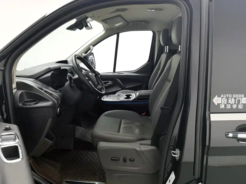 Ford Tourneo — миниатюра 10