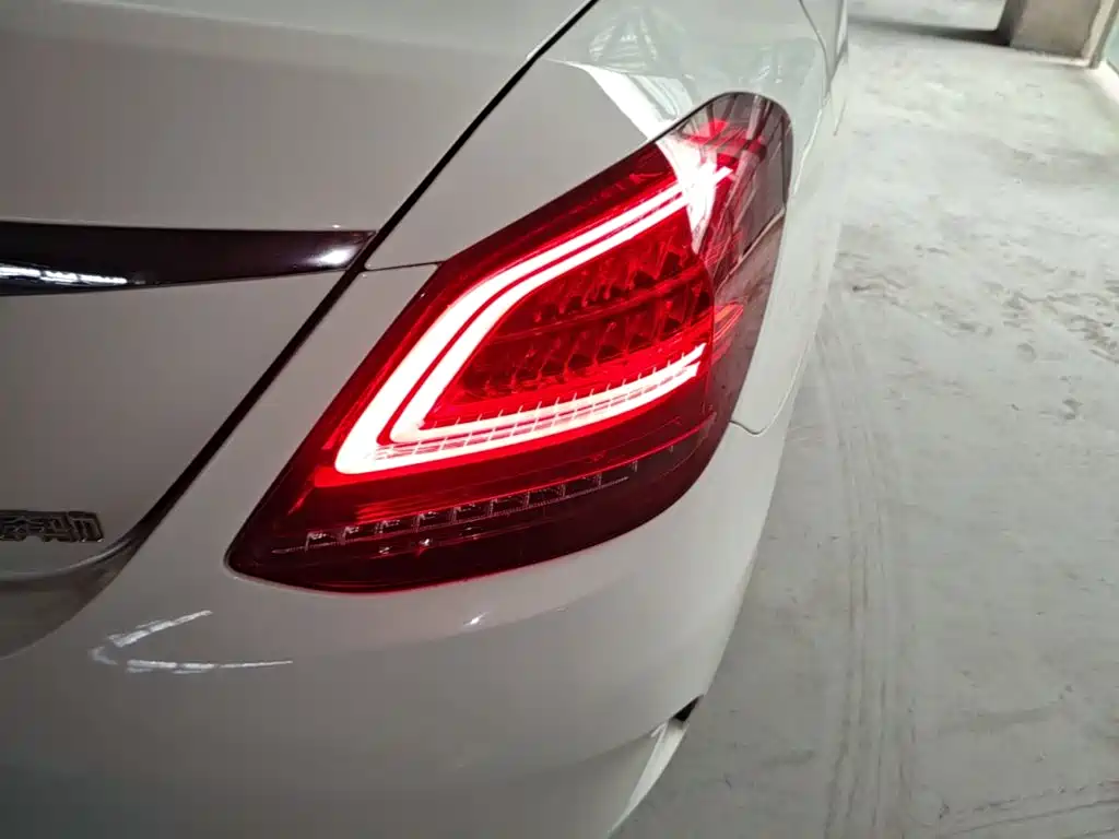 Mercedes-Benz C-Class — миниатюра 8