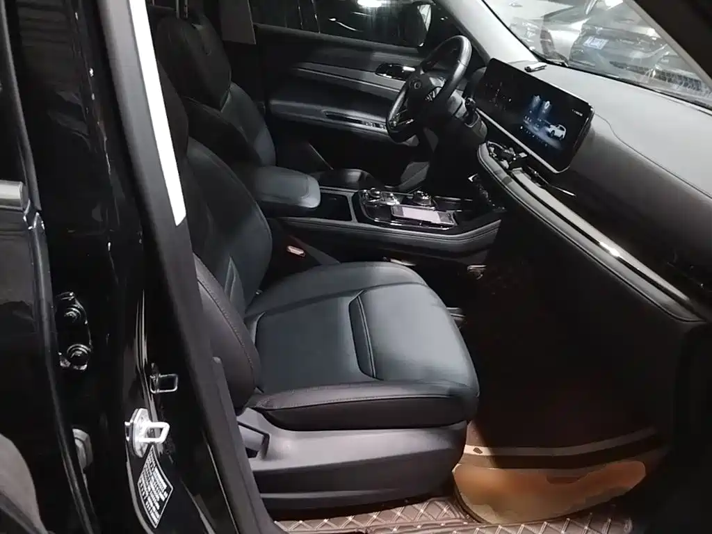 Ford Equator Sport — миниатюра 25
