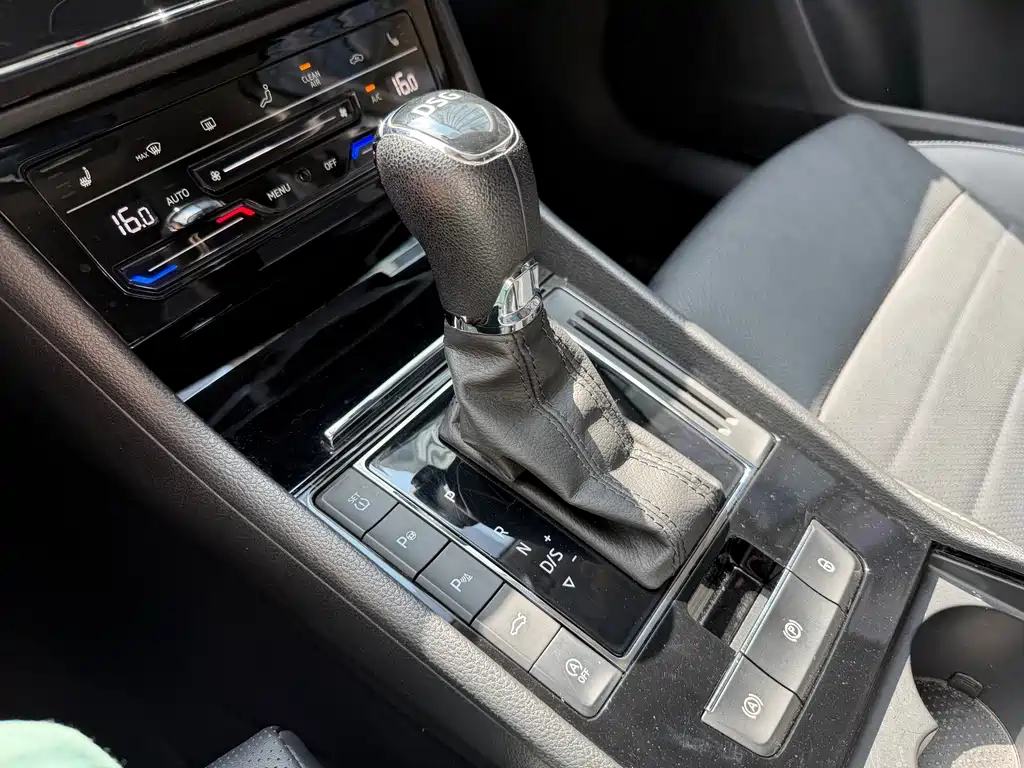 Skoda Superb — миниатюра 17