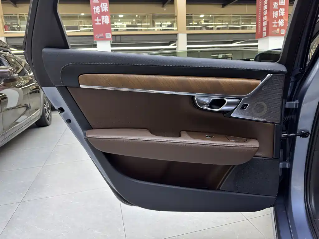 Volvo S90 PHEV — миниатюра 14