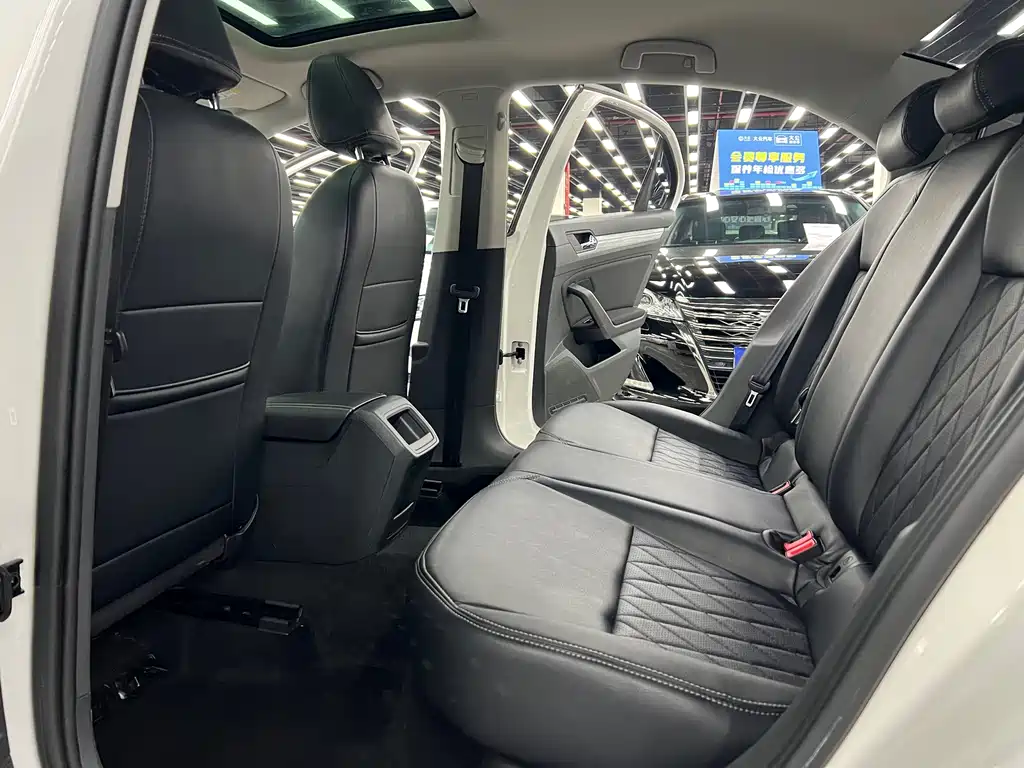 Volkswagen Lamando — миниатюра 19