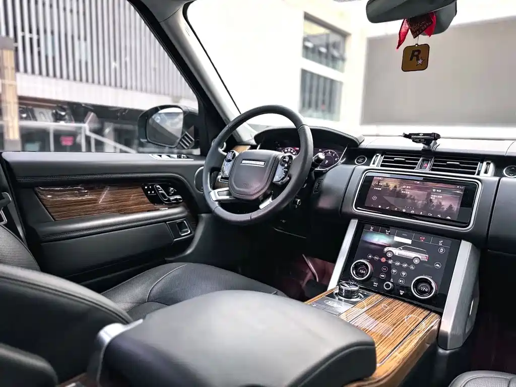 Land Rover Range Rover — миниатюра 7