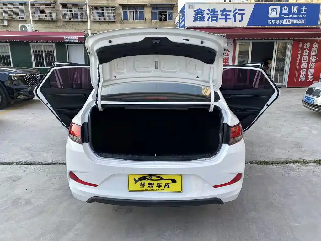 Hyundai Elantra — миниатюра 8