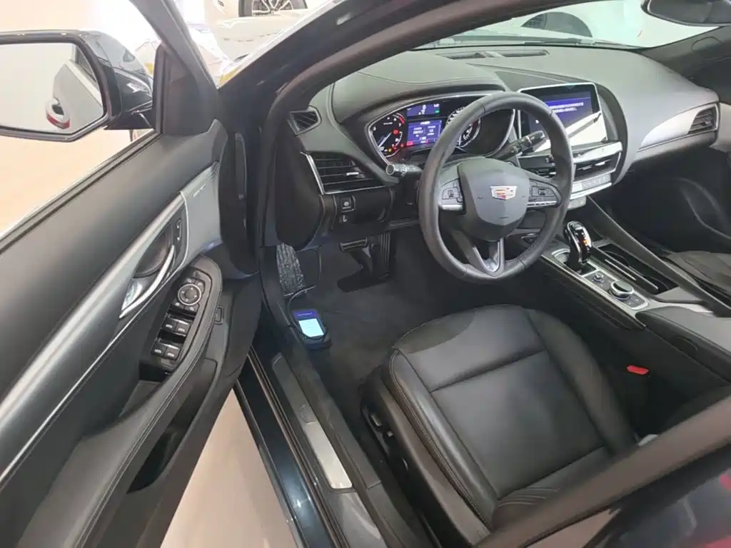 Cadillac CT5 — миниатюра 21