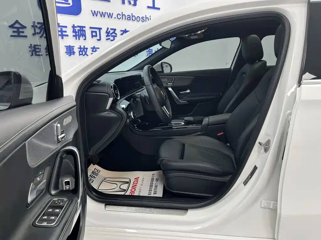 Mercedes-Benz A-Class Facelift A 180 L Sport Sedan, фото 7