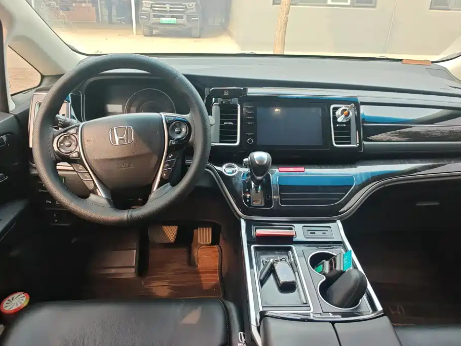 Honda Elysion — миниатюра 12