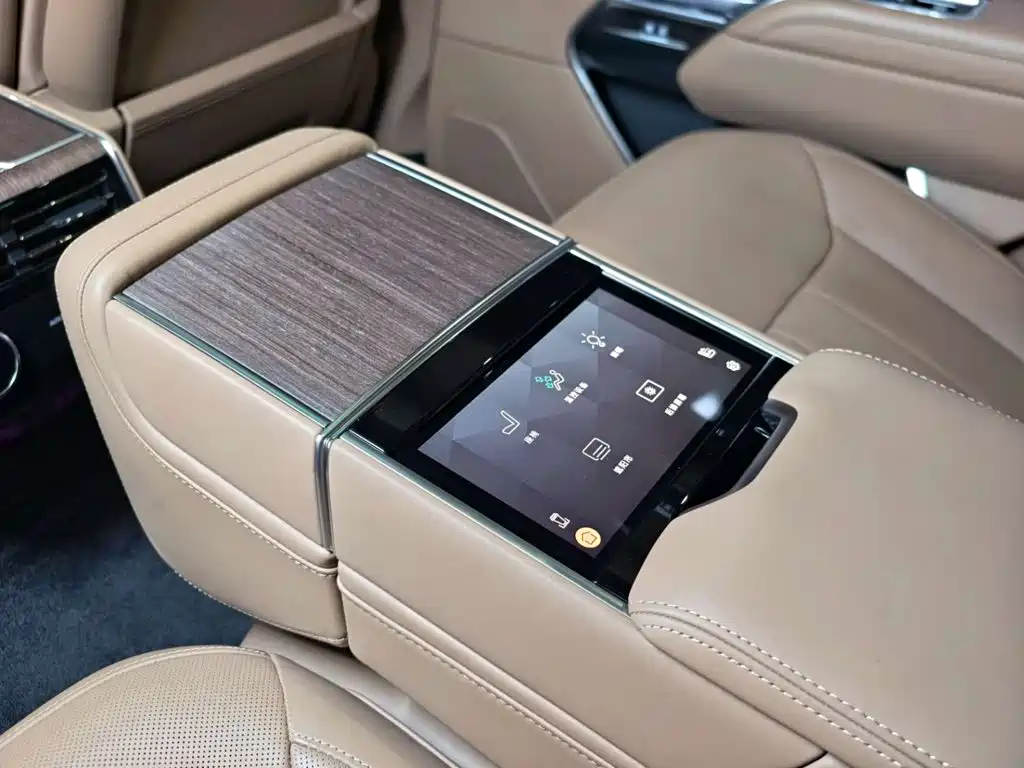 Land Rover Range Rover — миниатюра 23