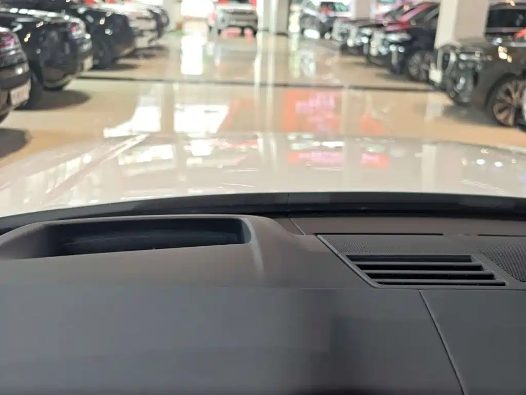 Land Rover Range Rover — миниатюра 40