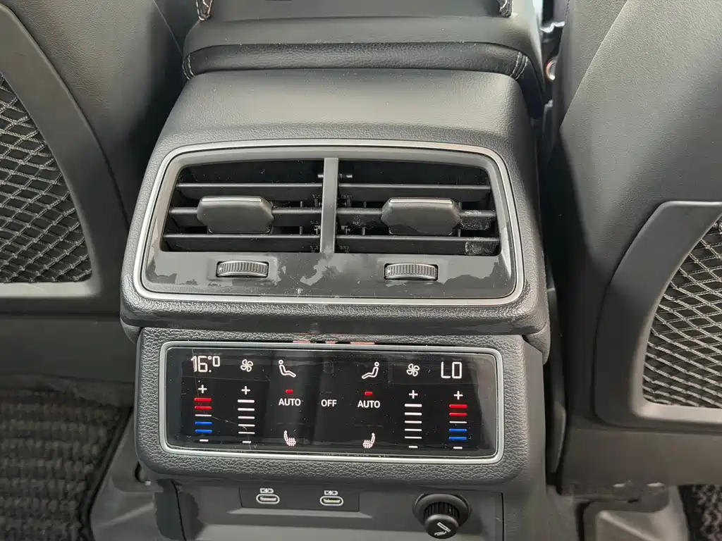 Audi A7L — миниатюра 11