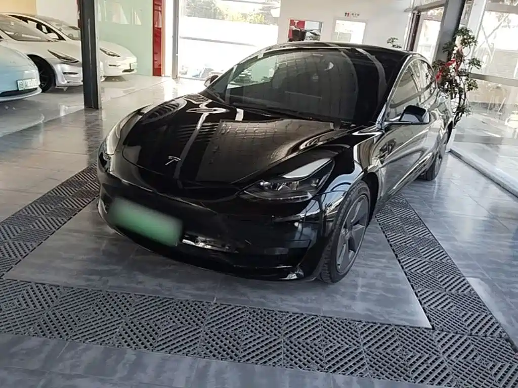 Tesla Model 3 — миниатюра 2