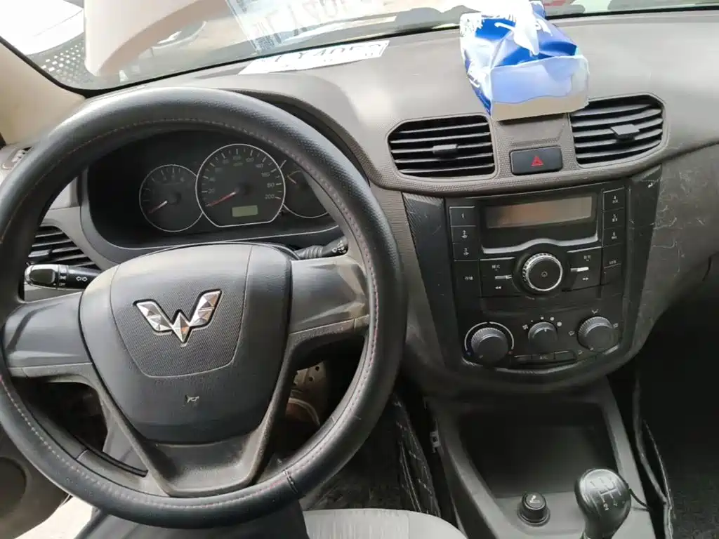 Wuling Hongguang — миниатюра 10
