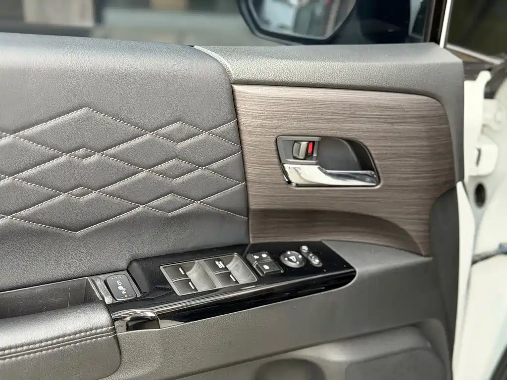 Honda Elysion — миниатюра 6