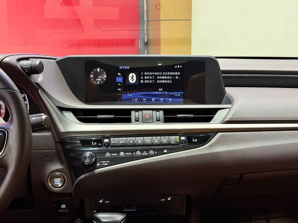 Lexus ES — миниатюра 8