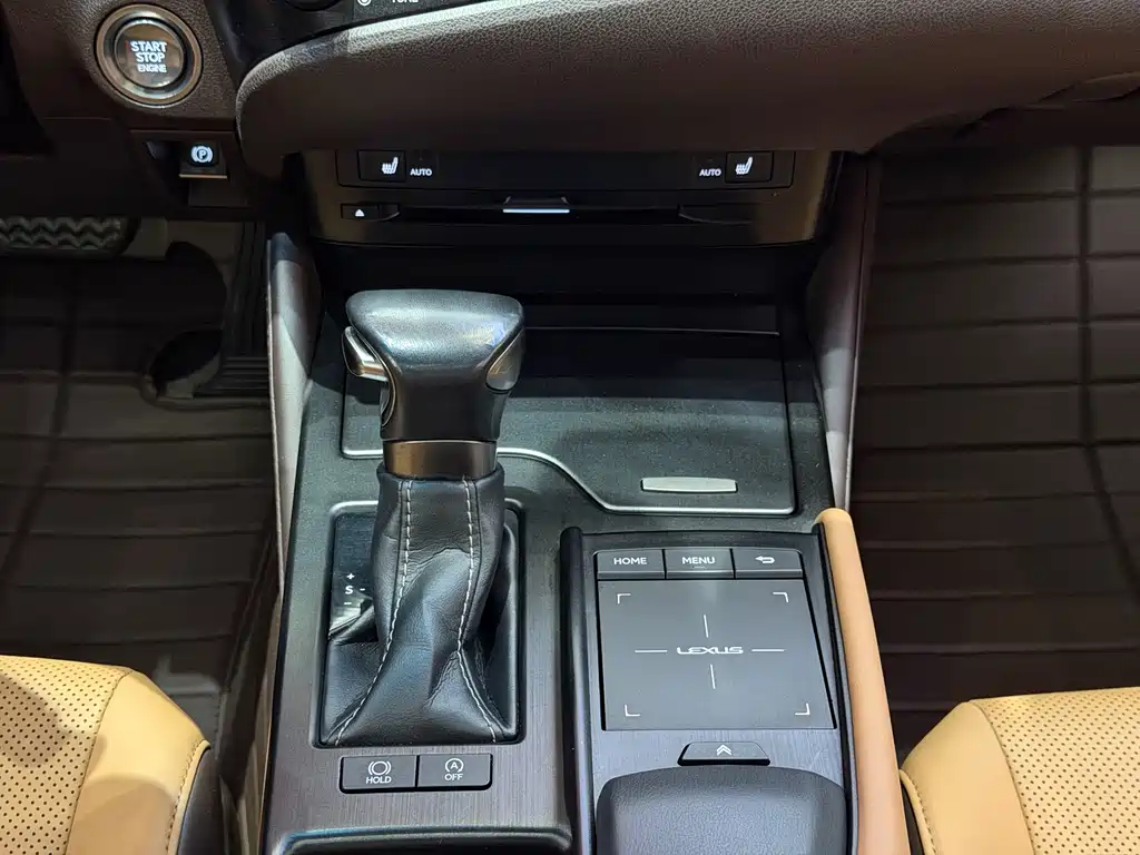 Lexus ES — миниатюра 11